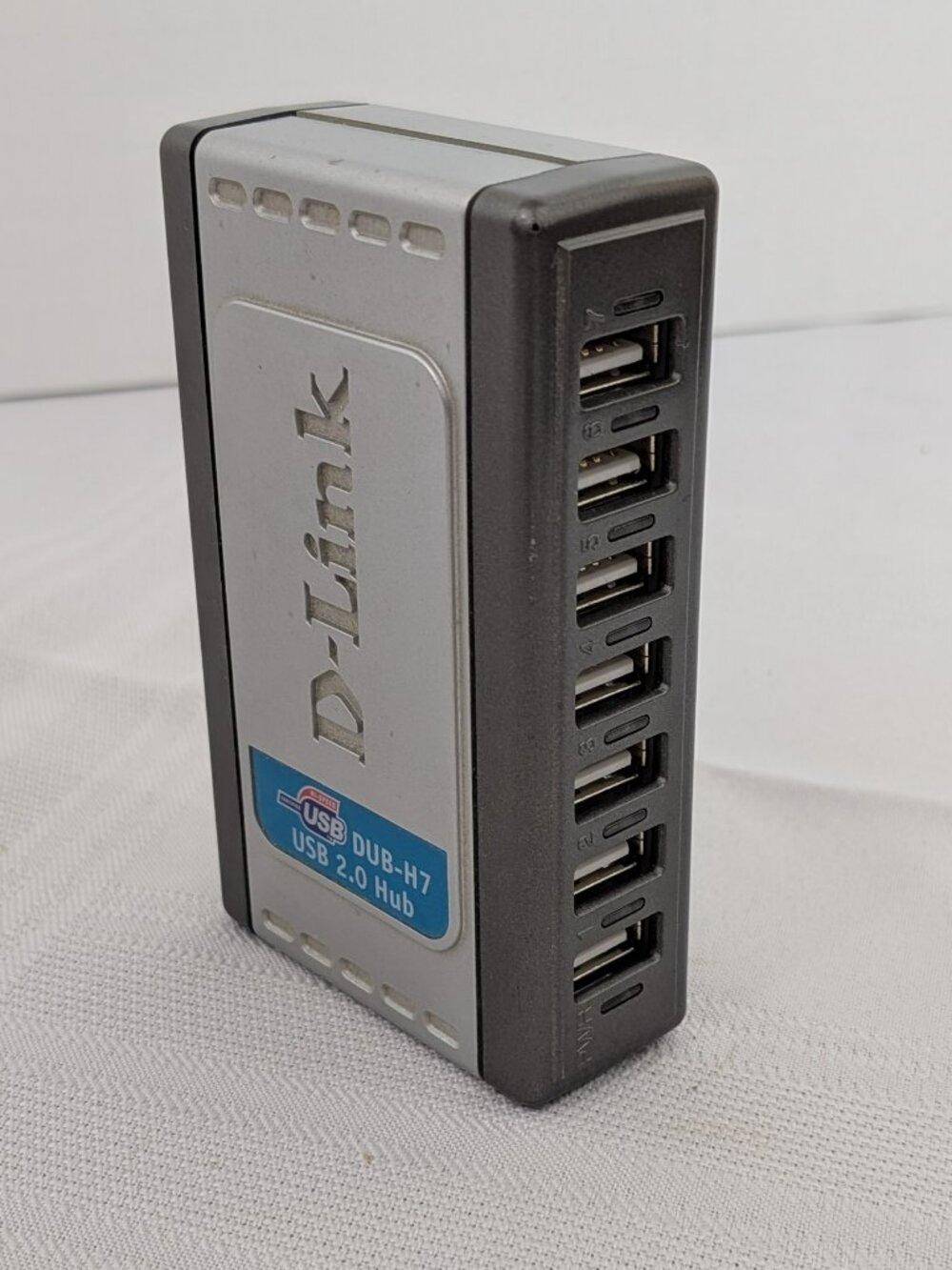 D-Link USB 2.0 Hub 7 Port Model DUB-H7